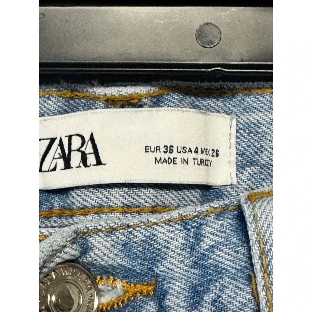 ZARA The Cigarette Distressed Light Wash Denim Jeans Women US 4 Raw Hem‎ Boho